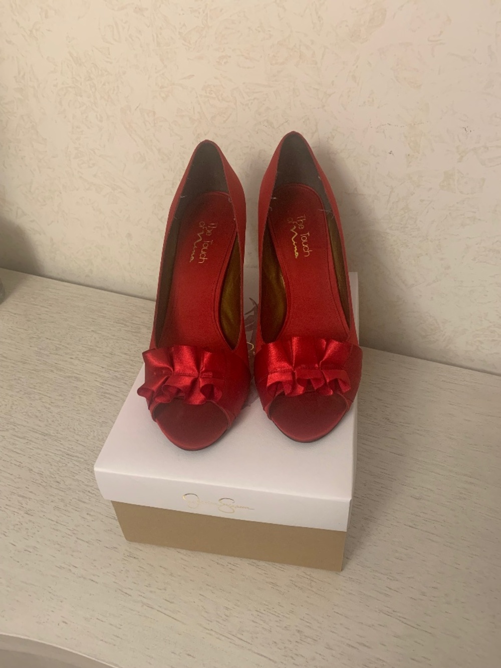 Women’s The Touch of Nina Fencel Red Satin Peep Toe Heels W/Ruffled Bow, Size 11